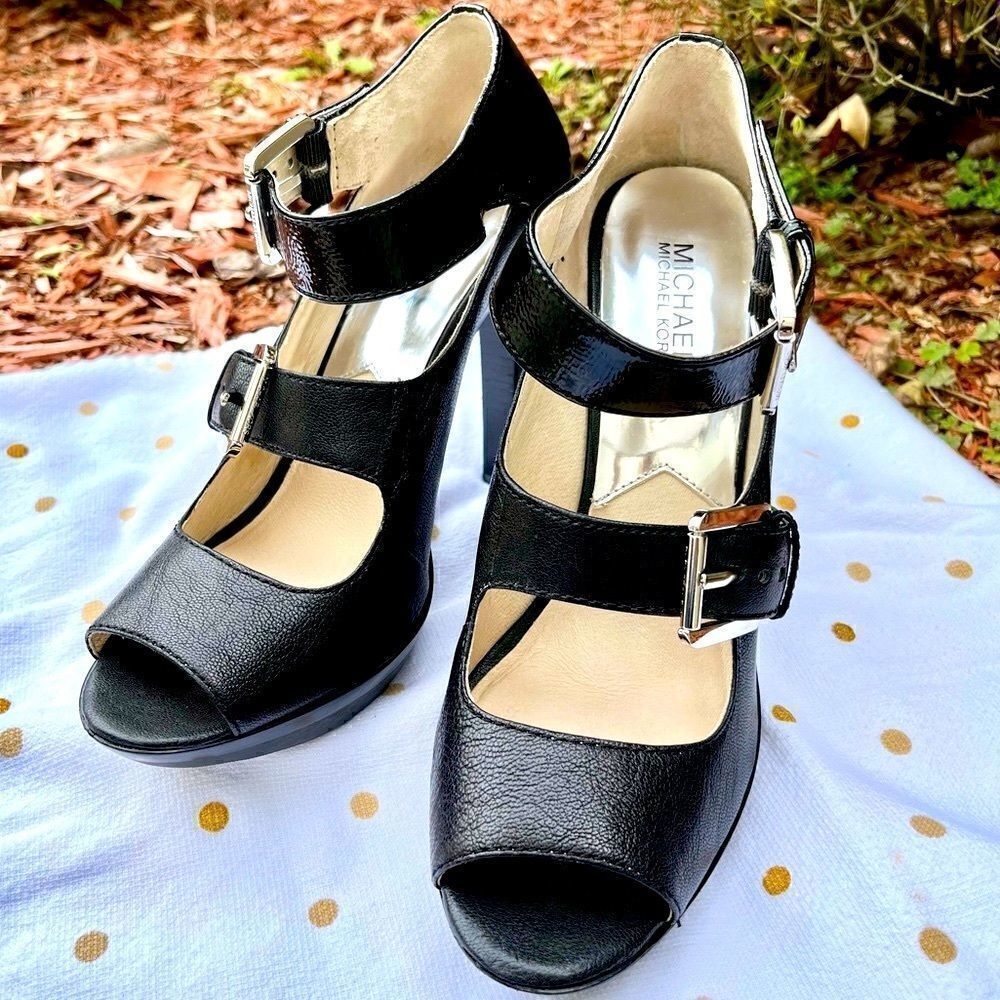 NEW MICHAEL KORS DESERT JETBLACK LEATHER BUCKLE STRAP HEELS 9-1/2M - Picture 5 of 16